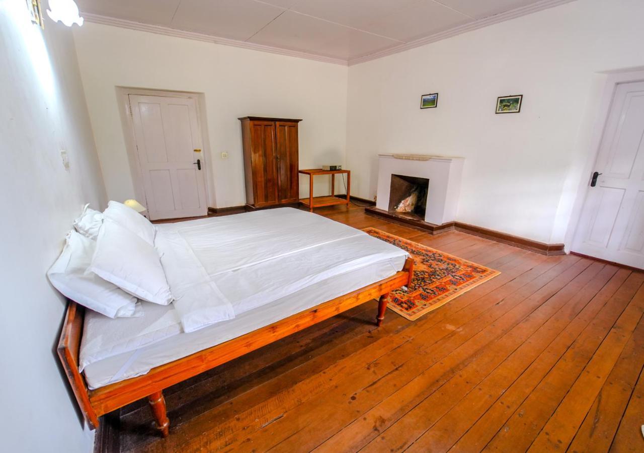 Arivikad Tea Bungalow Munnar By Voye Homes Suryanelli Bagian luar foto