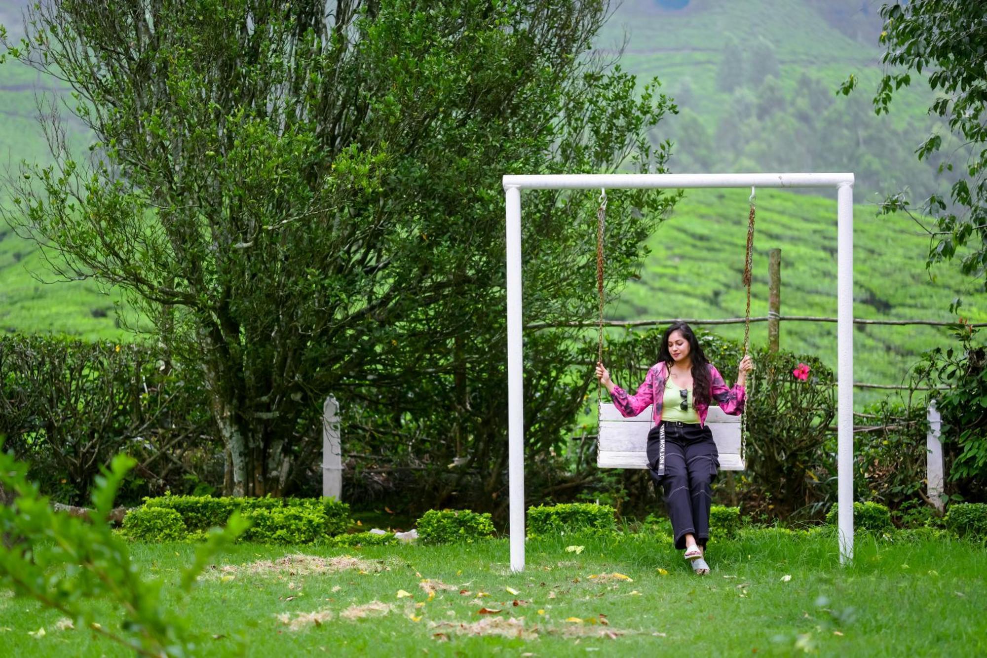 Arivikad Tea Bungalow Munnar By Voye Homes Suryanelli Bagian luar foto