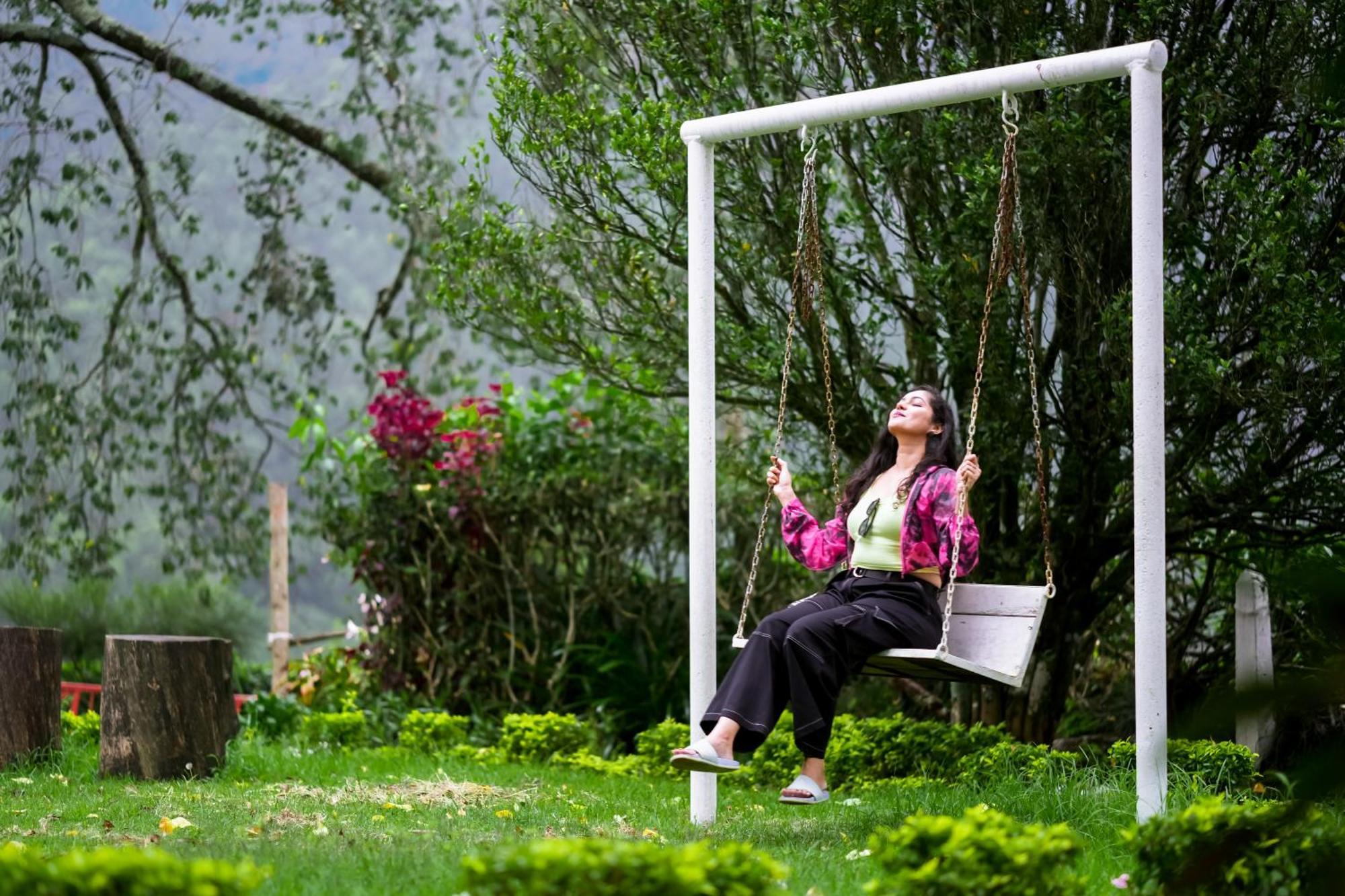 Arivikad Tea Bungalow Munnar By Voye Homes Suryanelli Bagian luar foto
