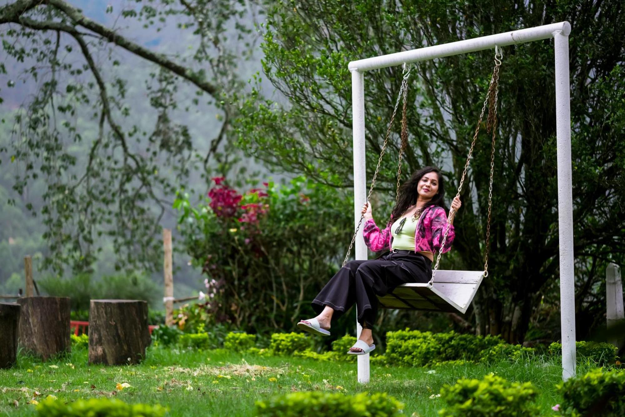 Arivikad Tea Bungalow Munnar By Voye Homes Suryanelli Bagian luar foto